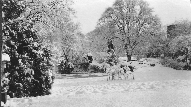 Careby Rectory Gardens in January 1918