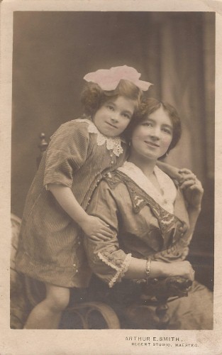 Edith and May Lewis