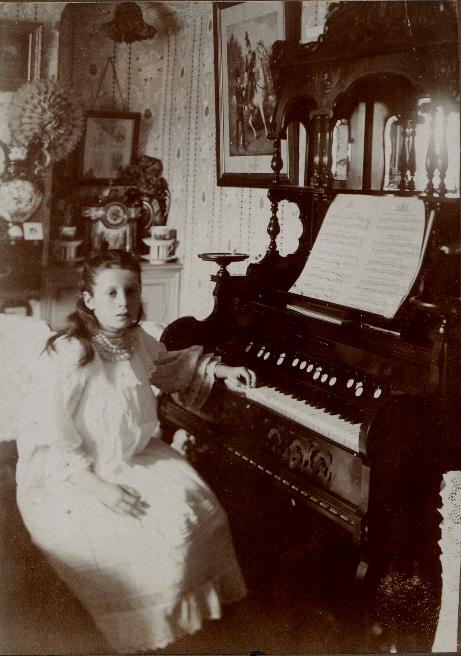 Maria Jones at the American organ