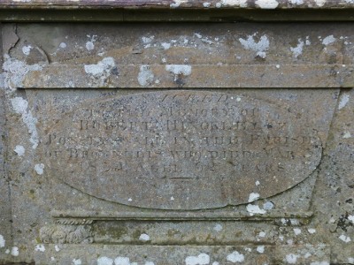 Robert Hinckley inscription on chest tomb
