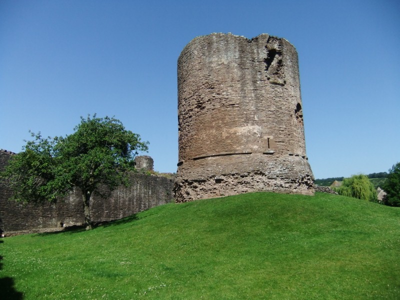 Skenfrith, castle keep