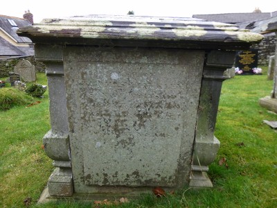 Thomas Hinckley inscription on chest tomb