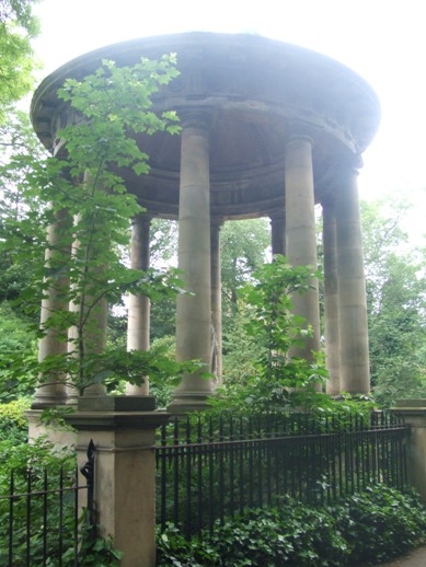 Vegetation on Victorian Monument